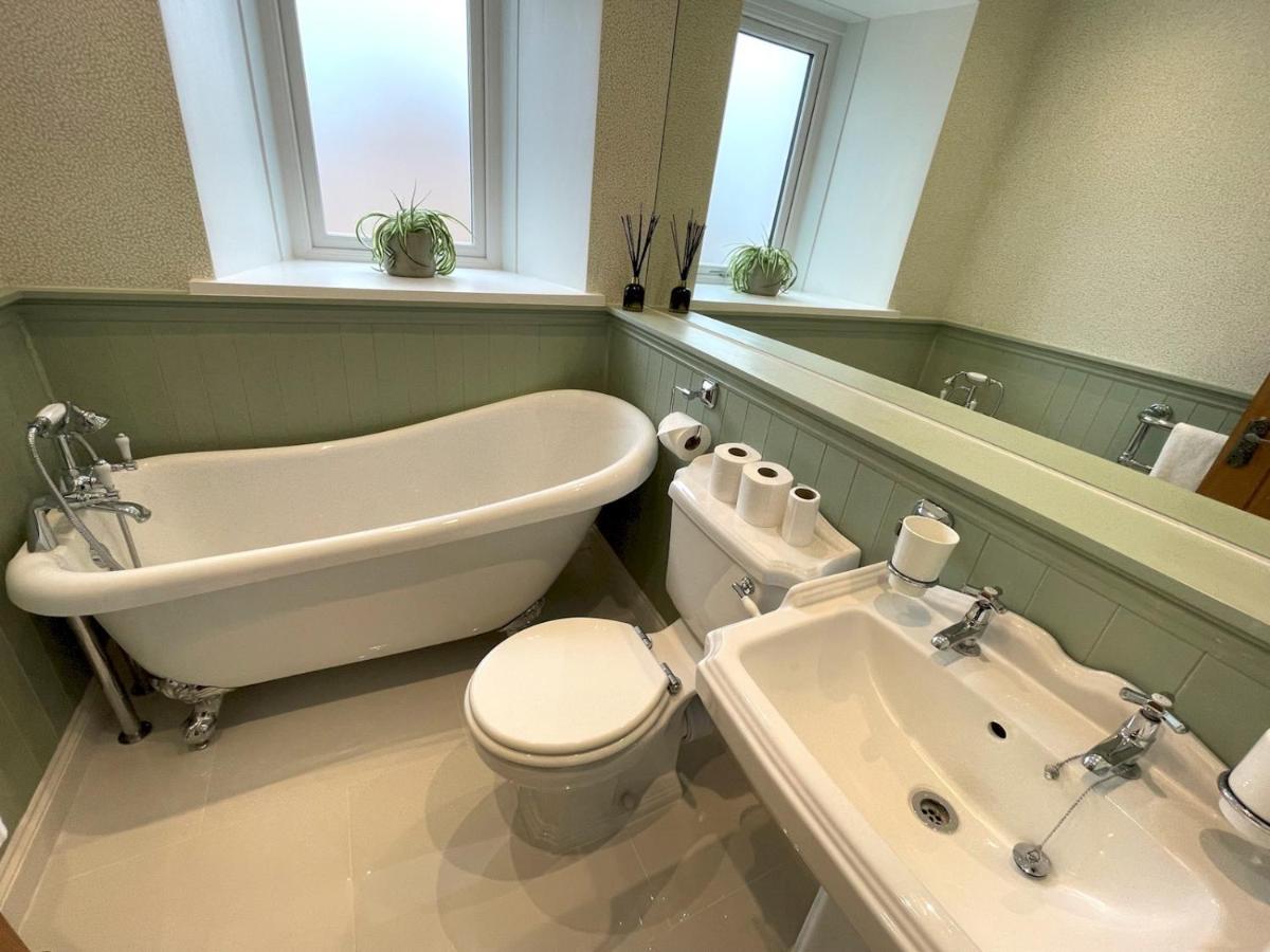 Pass The Keys Beautifully Presented 3Br Luxury Apartment Kirkcudbright Esterno foto