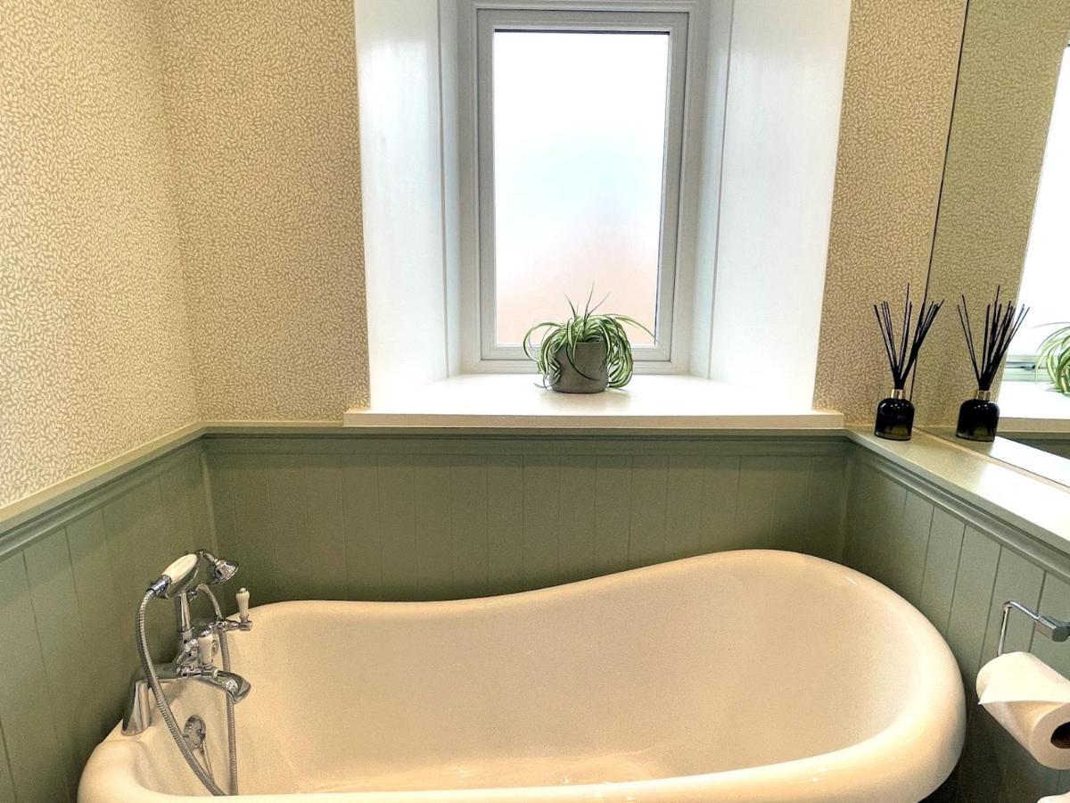 Pass The Keys Beautifully Presented 3Br Luxury Apartment Kirkcudbright Esterno foto